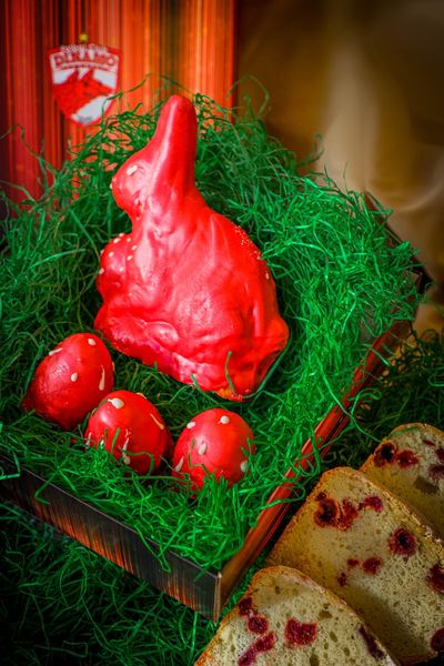 Cherry Sweet Easter Bunny & Eggs Dinamo