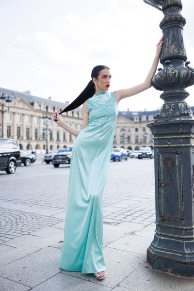 Rochie SOLARIA MINT din satin verde deschis (nuanta menta), cu aplicatii din tul si cristale colorate, lunga, fara maneci